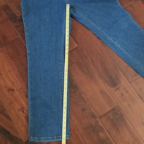 L.L.BEAN True Shape Jeans, High-Rise Straight-Leg - Size 14 Stonewashed - NWT - Picture 5 of 10